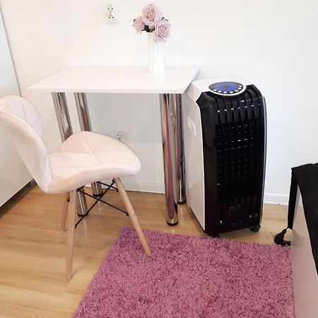 Apartamenty Centrum Panoramiczna Mala Dwojka Swan Labedz Promenada Klimatyzacja Lodowa Kielce Luaran gambar