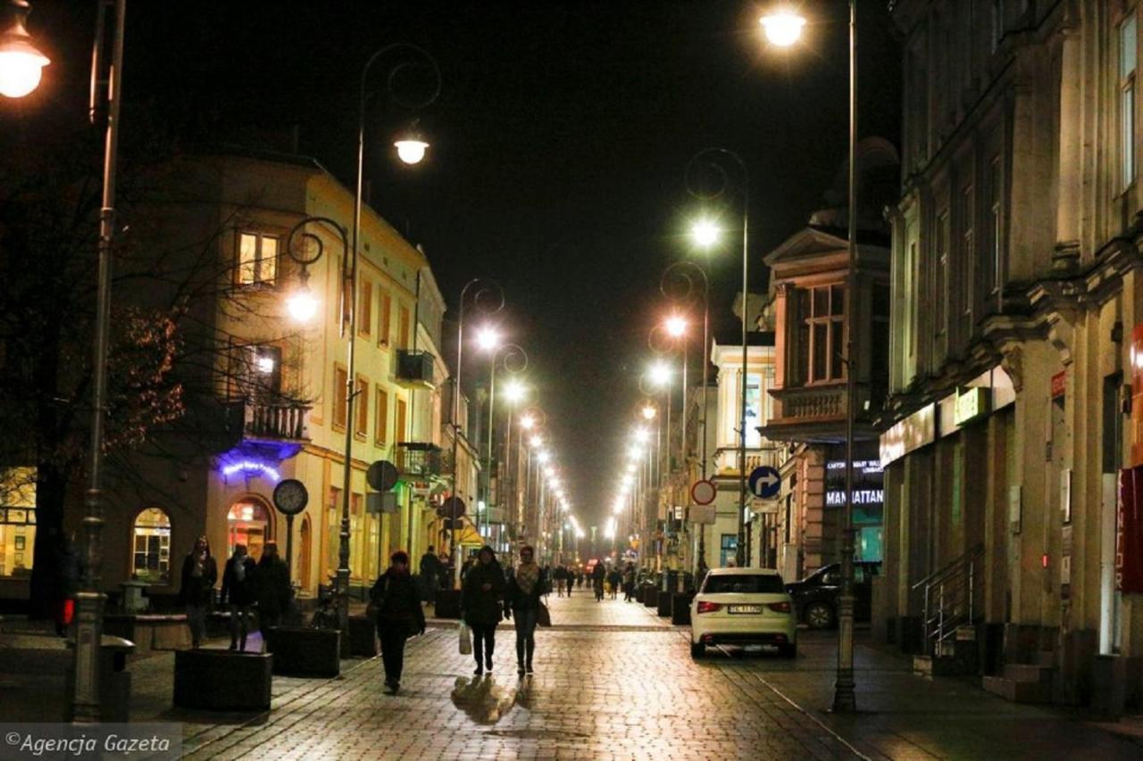 Apartamenty Centrum Panoramiczna Mala Dwojka Swan Labedz Promenada Klimatyzacja Lodowa Kielce Luaran gambar